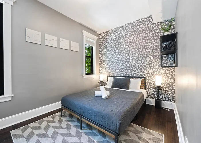Apartment Wrigleyville Chicago