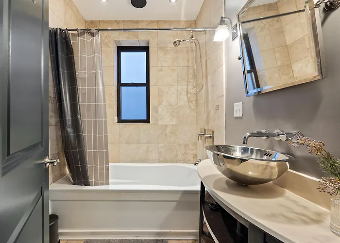 Wrigleyville Apartment Chicago