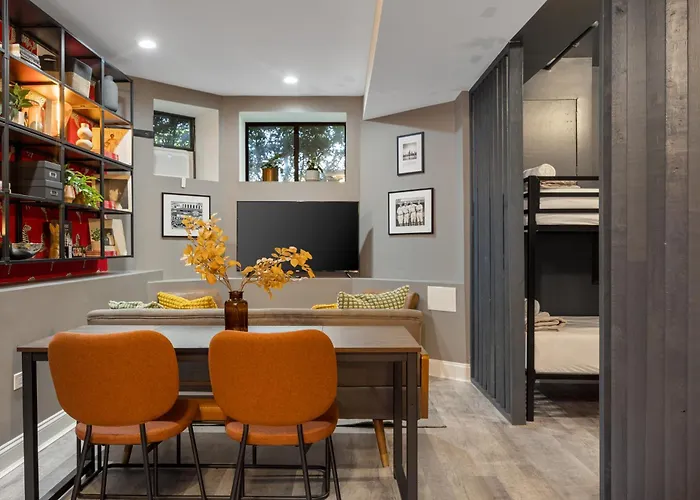 Apartment Wrigleyville Chicago