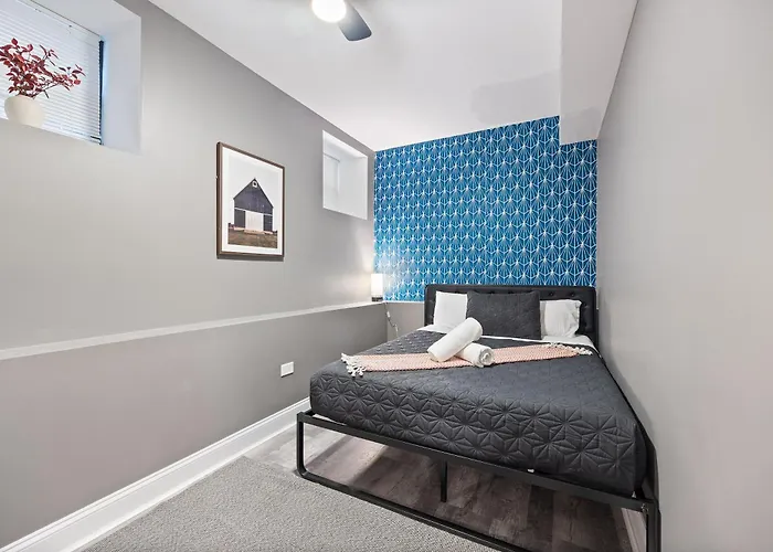 Apartment Wrigleyville Chicago