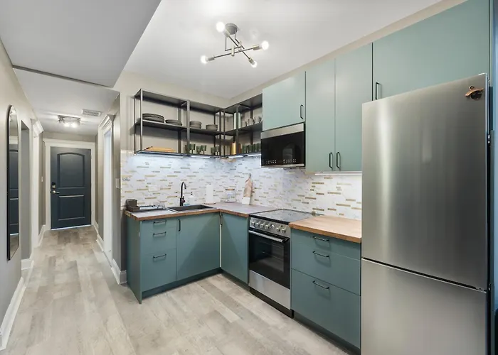 Wrigleyville Apartment Chicago