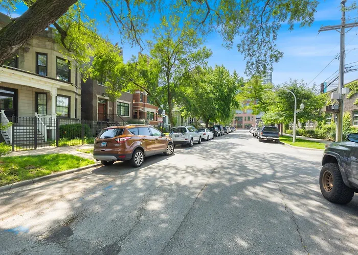 Wrigleyville Apartment