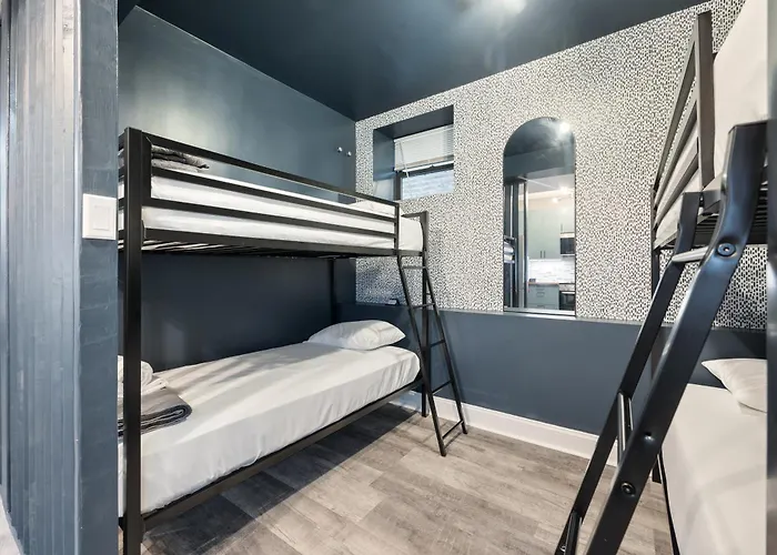 Apartment Wrigleyville