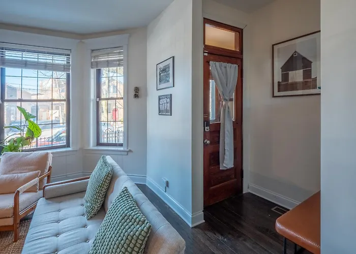 Apartment Wrigleyville Chicago
