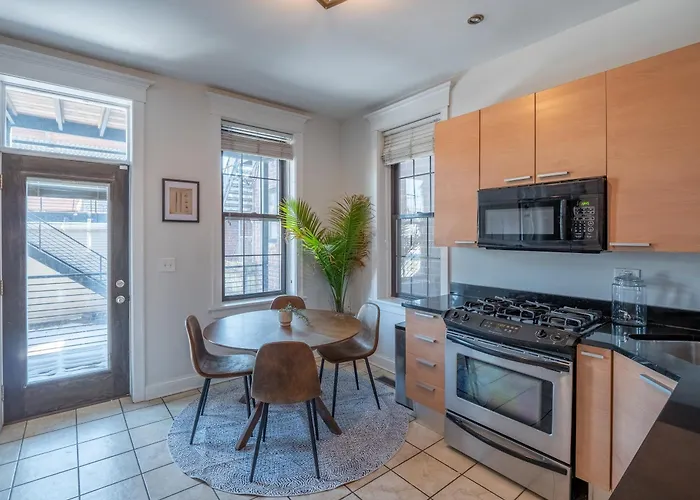 Apartment Wrigleyville Chicago