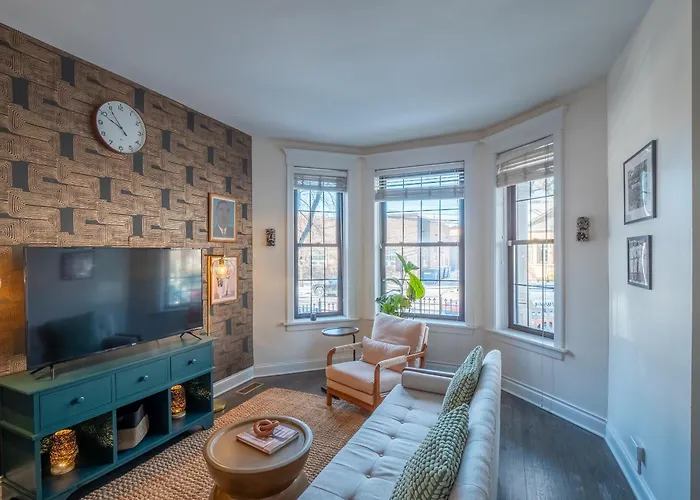 Wrigleyville Apartment