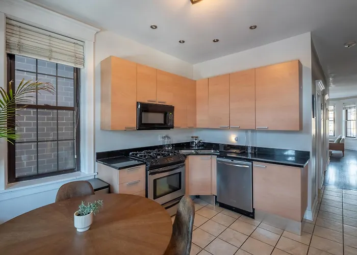 Apartment Wrigleyville